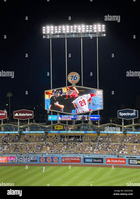 box score dodgers game yesterday.